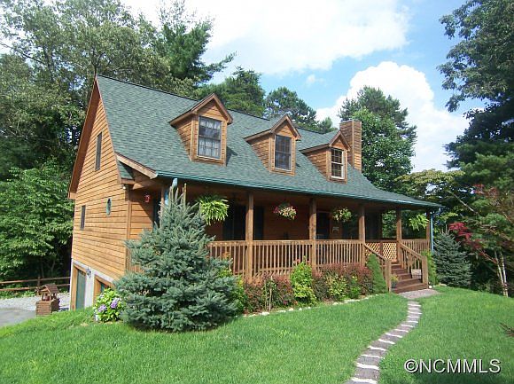 1st image of 324 Hidden Meadow Dr