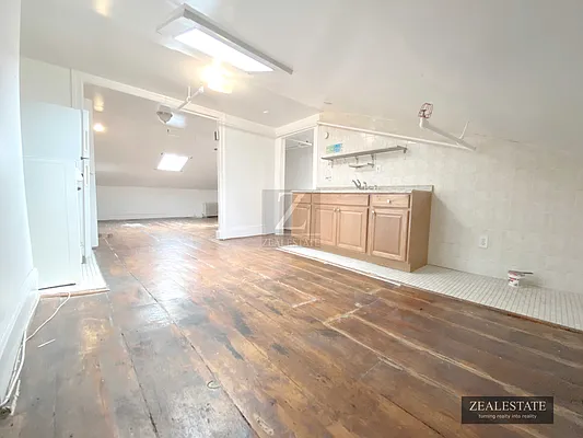 Rented by ZealEstate Group Inc | media 29