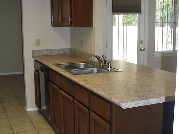 4th image of 3505 Red Sails Dr
