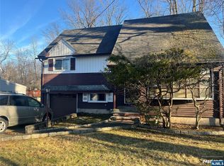 539 Sandra Pl, Teaneck, NJ 07666