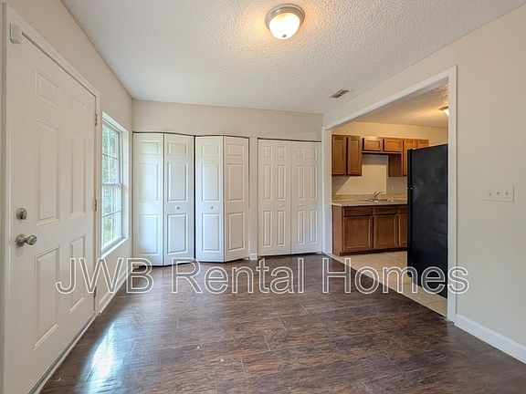 4th image of 7829 Marion St