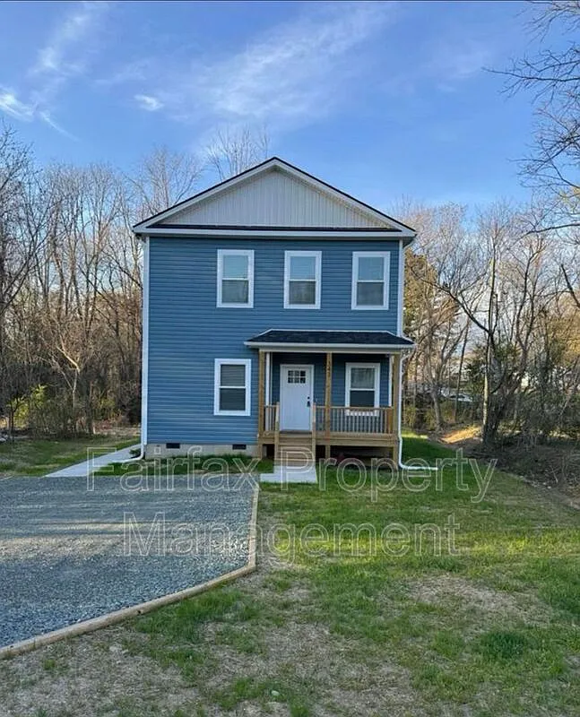 3 bed, 2.5 bath, $1,695 — Photo 2
