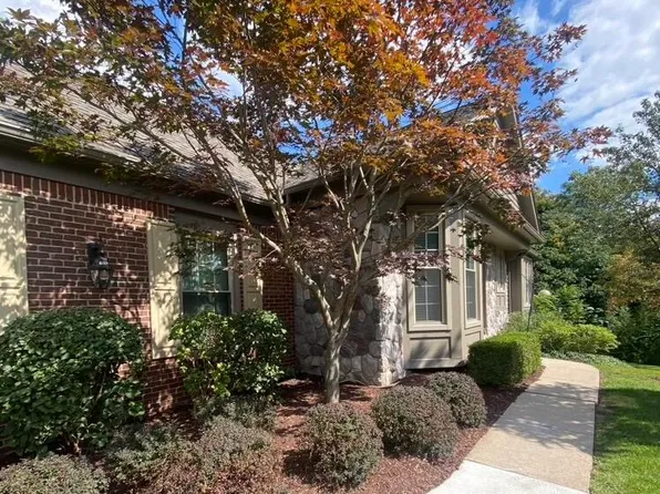 1927 Boulder Dr #46, Ann Arbor, MI 48104