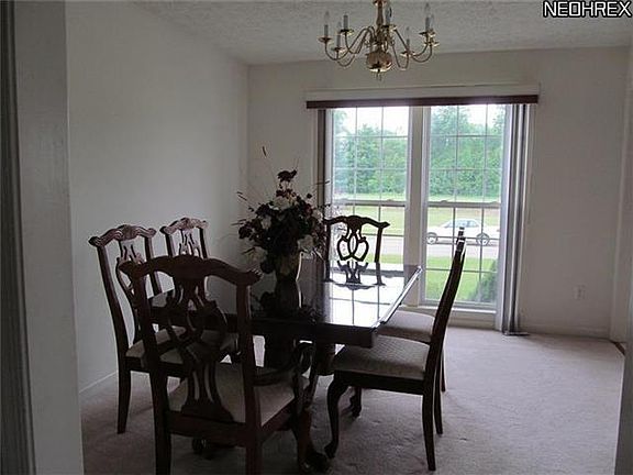 3rd image of 547 Rolling Brooke Way