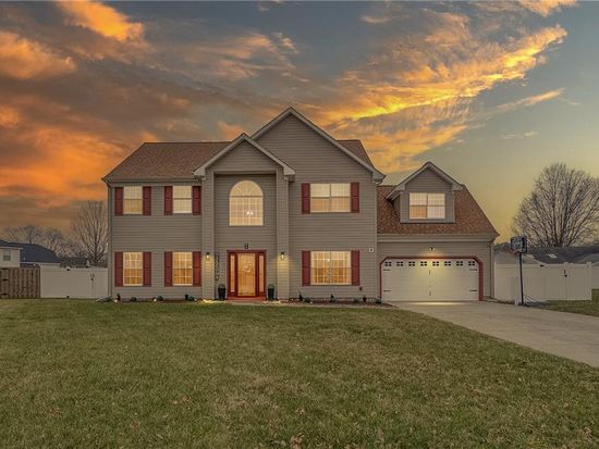 9 Admiral Ct, Portsmouth, VA 23703