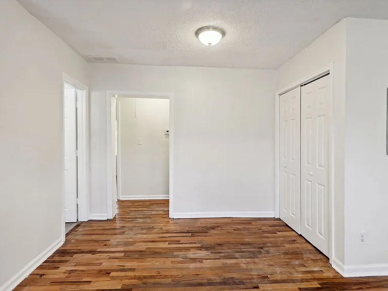 619 Oliver St NW #B — Photo 8