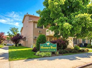64 Daffodil Ln, Staten Island, NY 10314