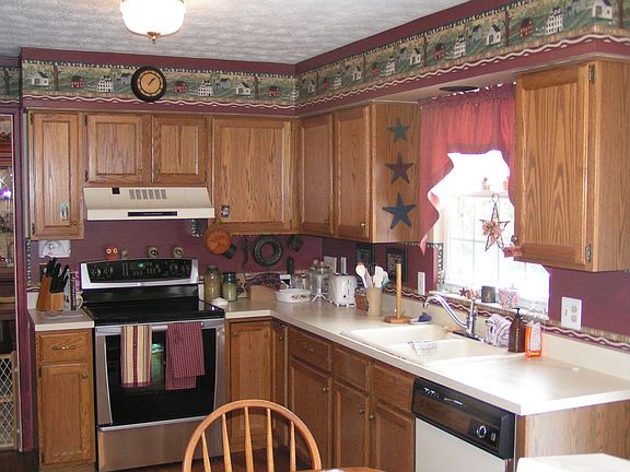 5th image of 912 Highridge Ct