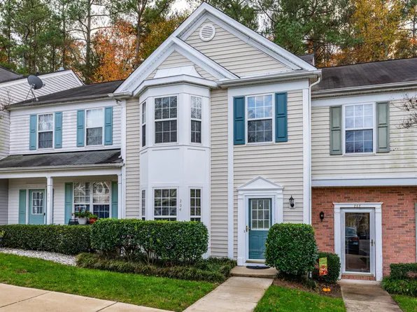 204 Canyon Lake Cir, Morrisville, NC 27560