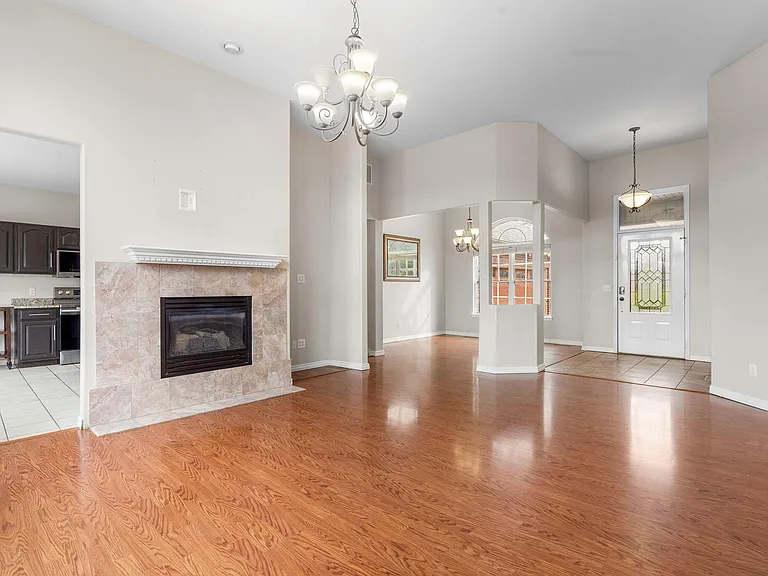 852 Silvercliff Way — Photo 22