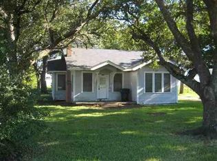 6148 Warren St, Groves, TX 77619