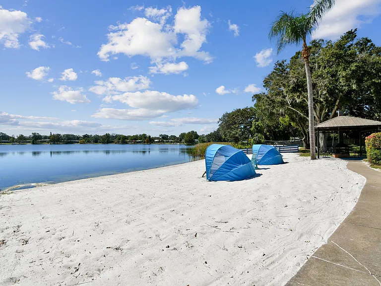 Enclave at Lake Underhill — Photo 23