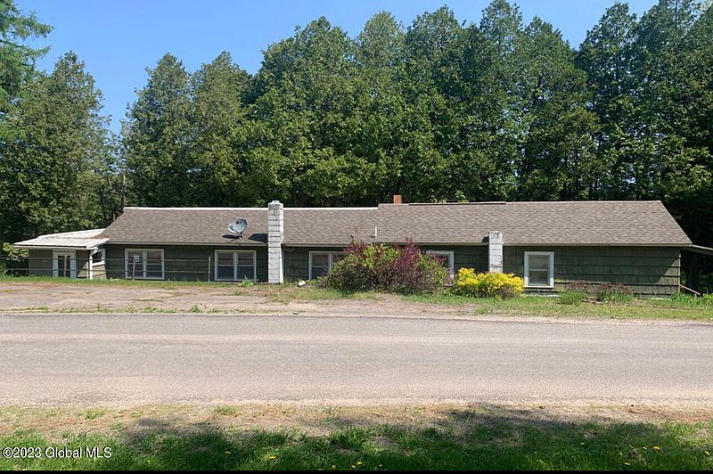 2nd image of 108 Lovers Leap Road