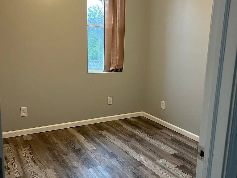 502 W Shelby St #D — Photo 11
