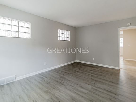 5th image of 3633 Montana St
