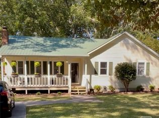 1384 Brookhaven Dr NW, Monroe, GA 30656