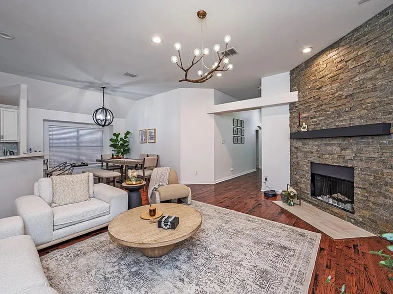 8309 Green Ash Dr — Photo 17