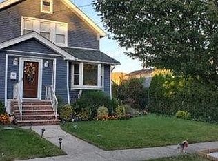 31 Locust St, Valley Stream, NY 11581