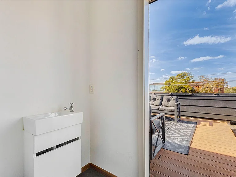 4115 Chartres St — Photo 45