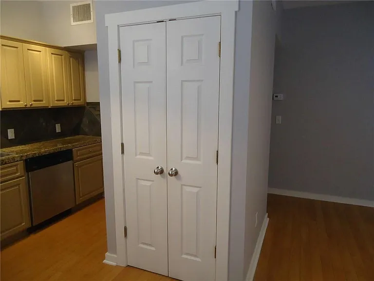 2106 Cullen Ave #102 — Photo 4