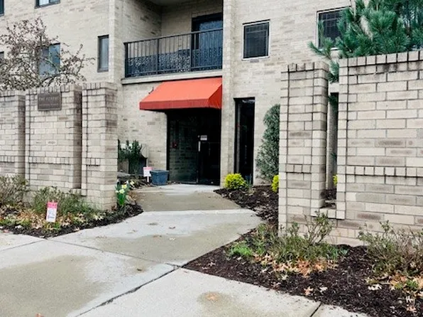 1400 Smokey Wood Dr APT 912, Pittsburgh, PA 15218