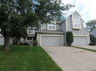 2669 82nd St, Urbandale, IA 50322