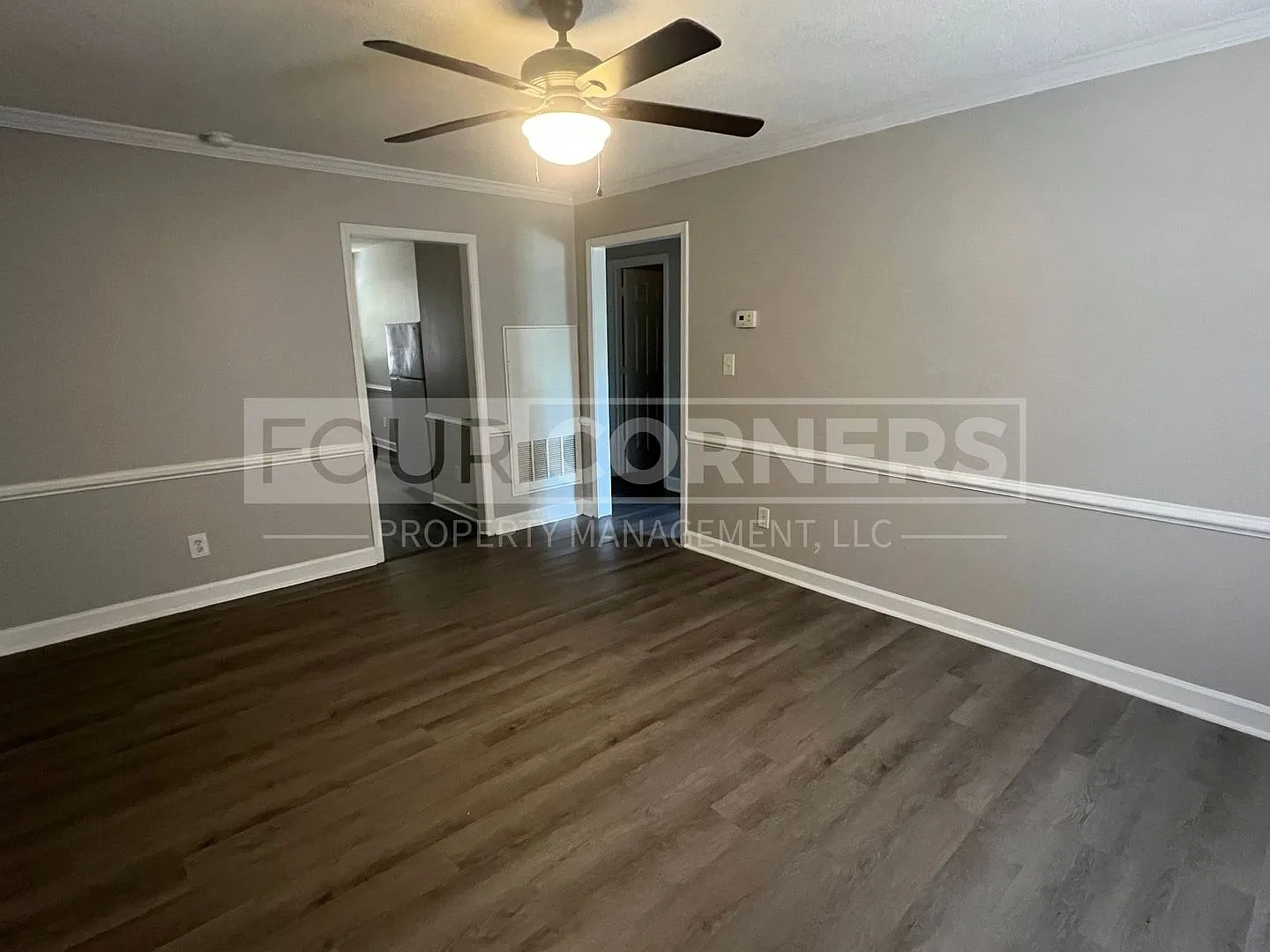 Lovely 2 Bedroom 1 Bath Apartment — Photo 3