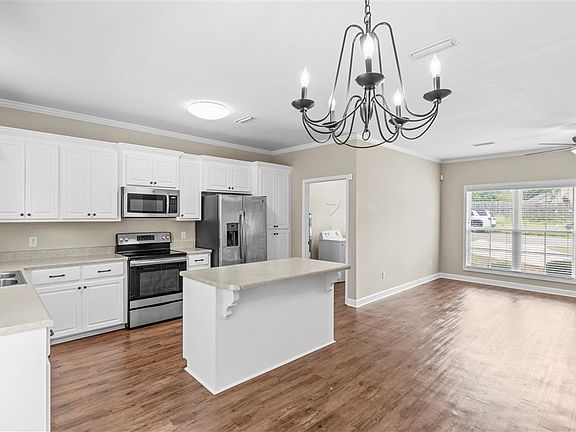 4th image of 173 Beauville Dr