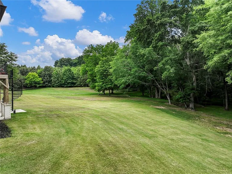 566 Versailles Dr — Photo 81