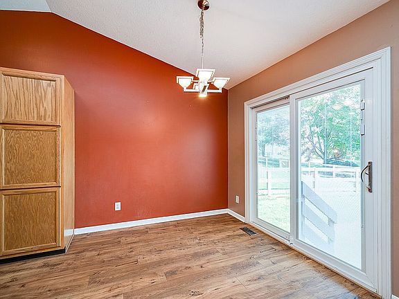 5th image of 288 Everwood Dr