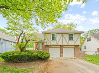 14748 S Homestead Dr, Olathe, KS 66062