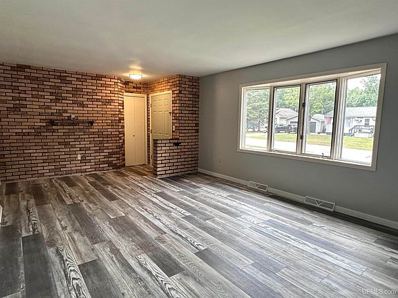 3rd image of 1045 Superior Ave