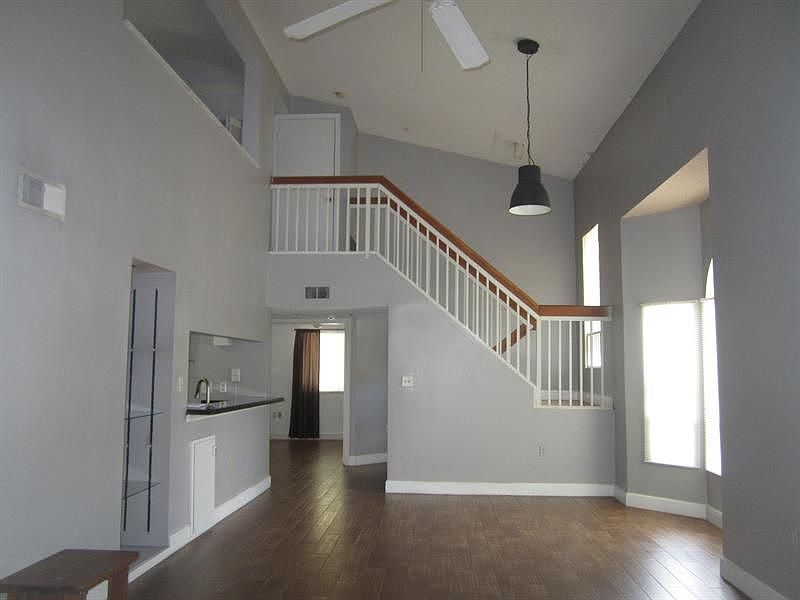 1st image of 17201 Glenmoor Dr