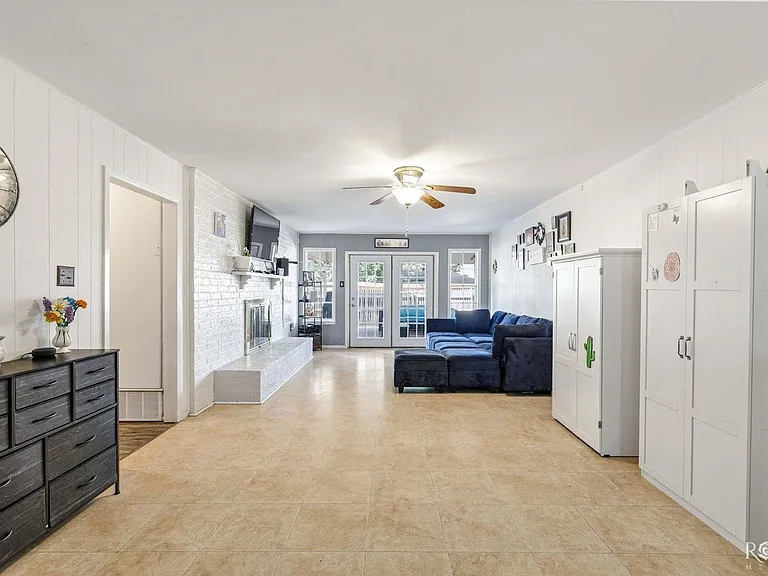 3108 Oak Forest Dr — Photo 11