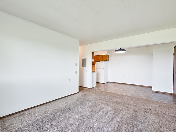 2nd image of 210 4th Ave W #10