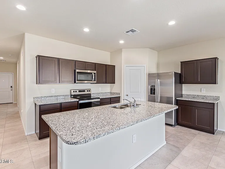 18646 W Buckskin Trl — Photo 15