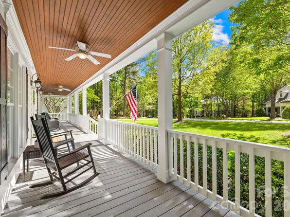 8830 Bluestone Bay Ct, Sherrills Ford, NC 28673