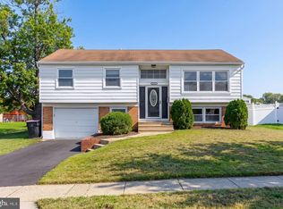 1037 Lynwood Ln, Somerdale, NJ 08083