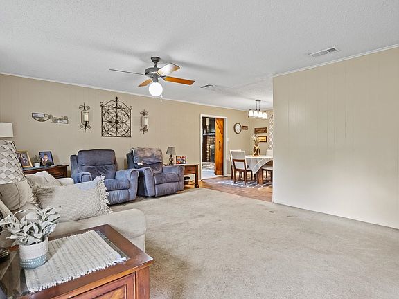2nd image of 112 W Priscilla Ln