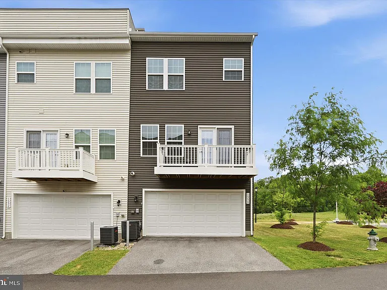 1550 Adamson Way — Photo 39