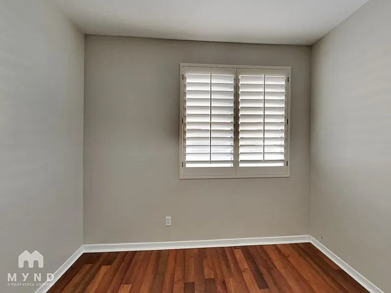 17524 W Mandalay Ln — Photo 9