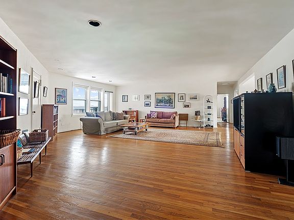 4th image of 16201 Powells Cove Blvd APT 4R