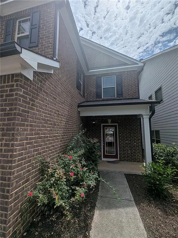 3 bed, 2.5 bath, 1453 sqft, $2,195 — Photo 2