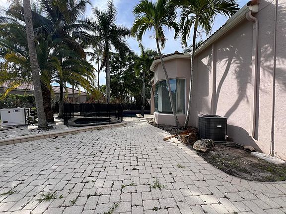4th image of 2533 Coakley Pt