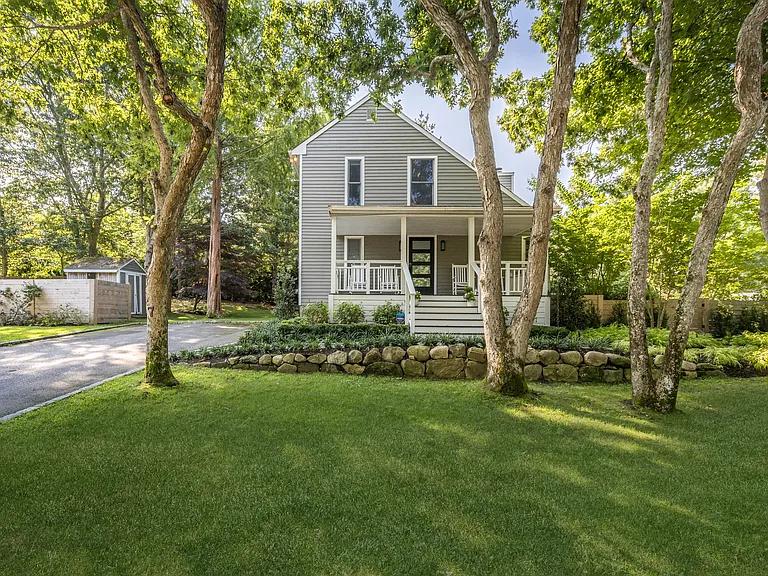 7 Hedges Ave — Photo 2