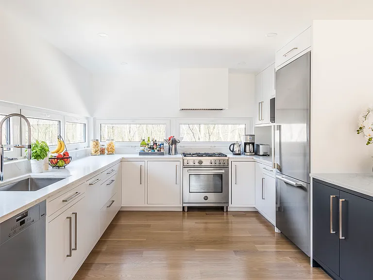 32 Island View Dr W — Photo 12