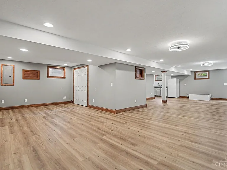 17 Washington Ave — Photo 14