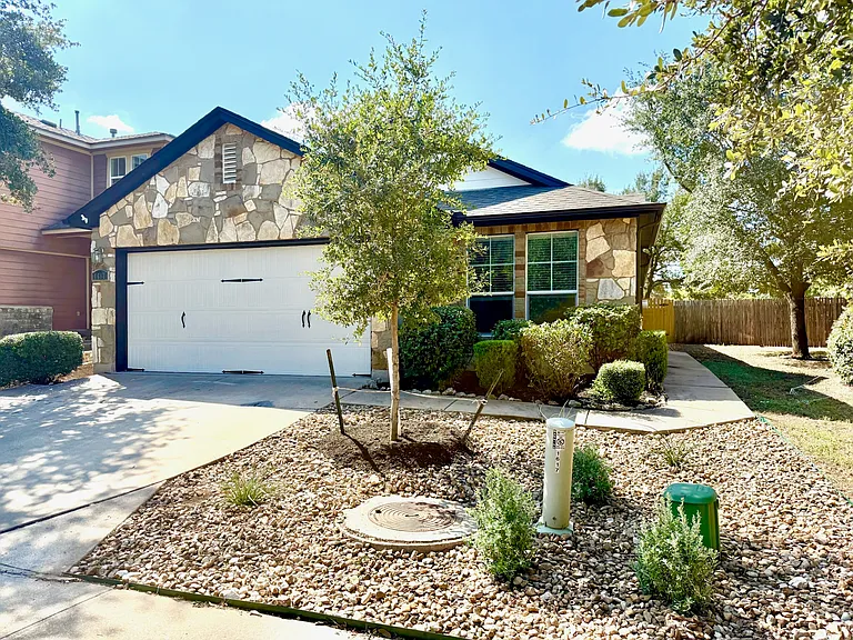 1617 Sugarberry Ln — Photo 2