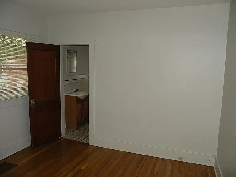 1054 S Vine St — Photo 6