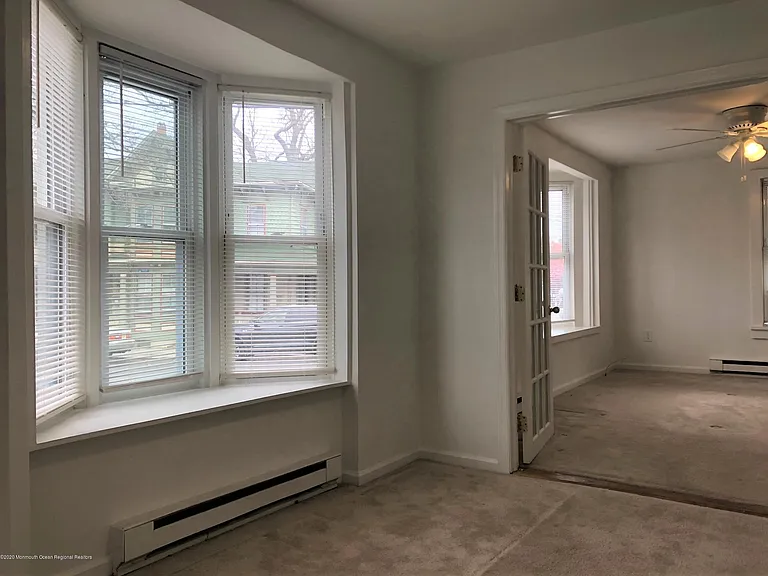 90 Asbury Ave — Photo 8